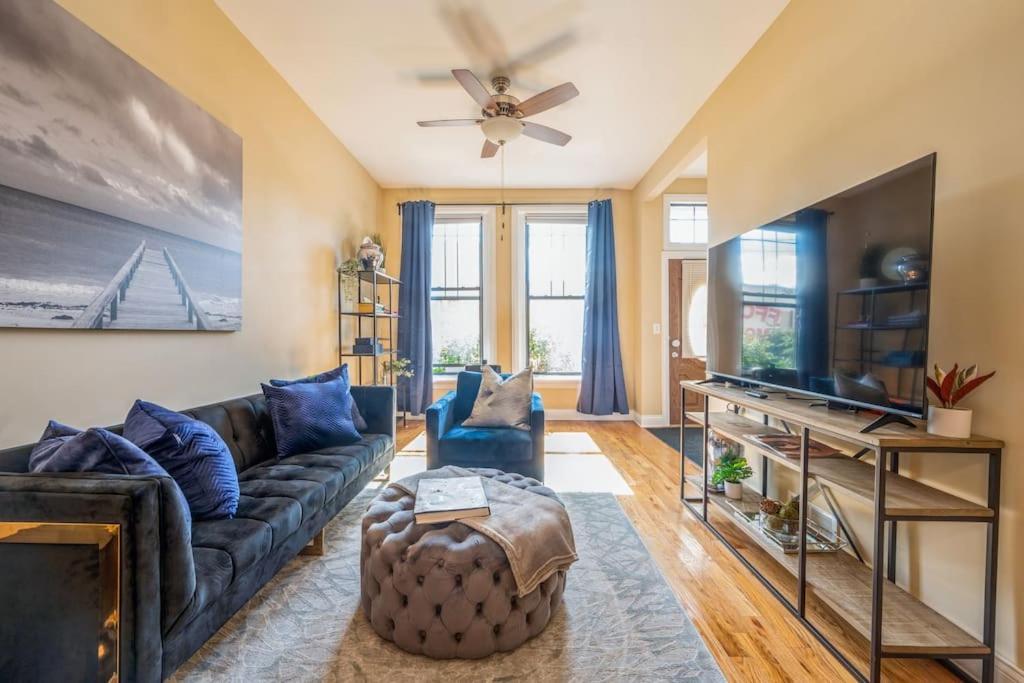 Lovely 2 Bed 3 Miles From Dt W Free Parking Chicago Exterior photo